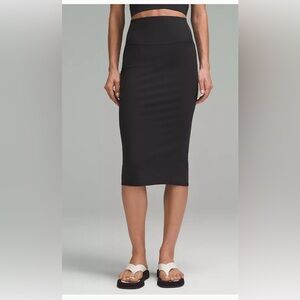 Lululemon Nulu Slim-Fit High-Rise Skirt